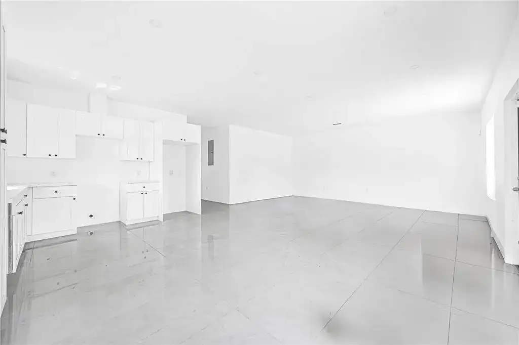 7990 NW 8th Avenue, Miami FL 33150 photo 2