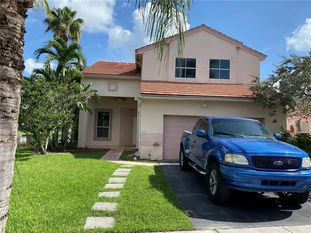 19199 NW 19th Street, Pembroke Pines FL 33029 photo 2