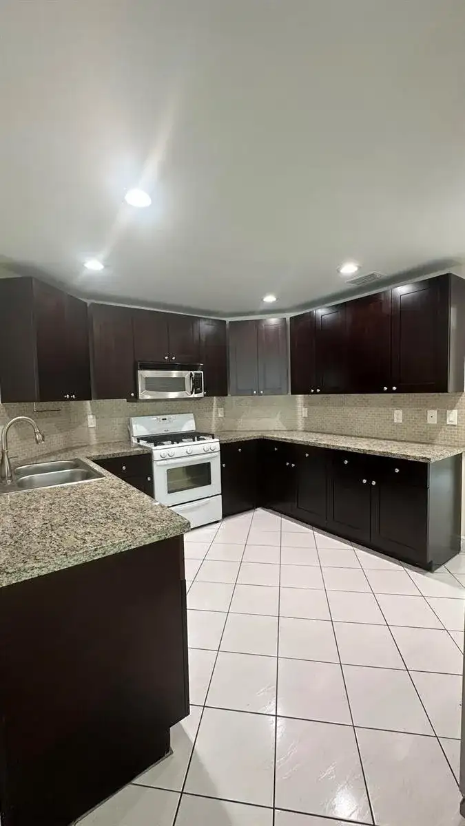 13389 NW 7th Street, Plantation FL 33325 photo 2