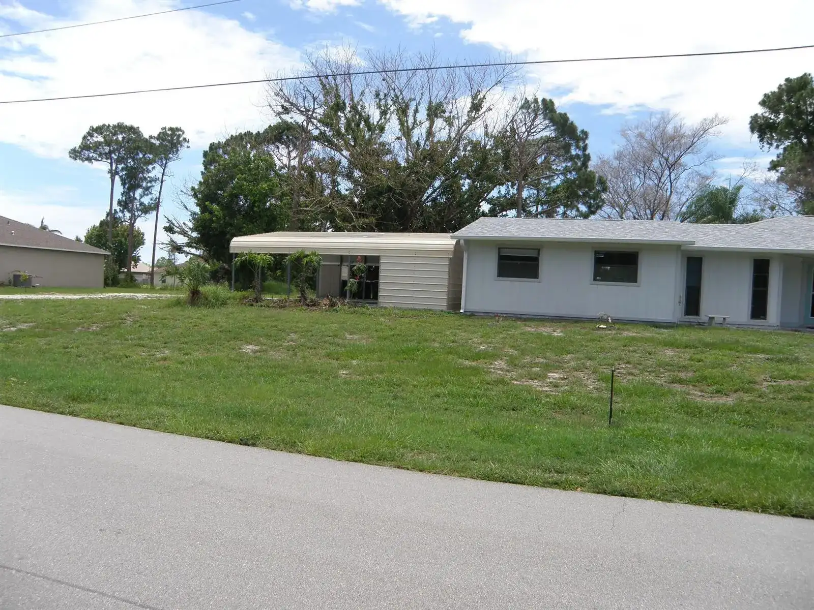 322 SE Walters Terrace, Port St. Lucie FL 34983 photo 2