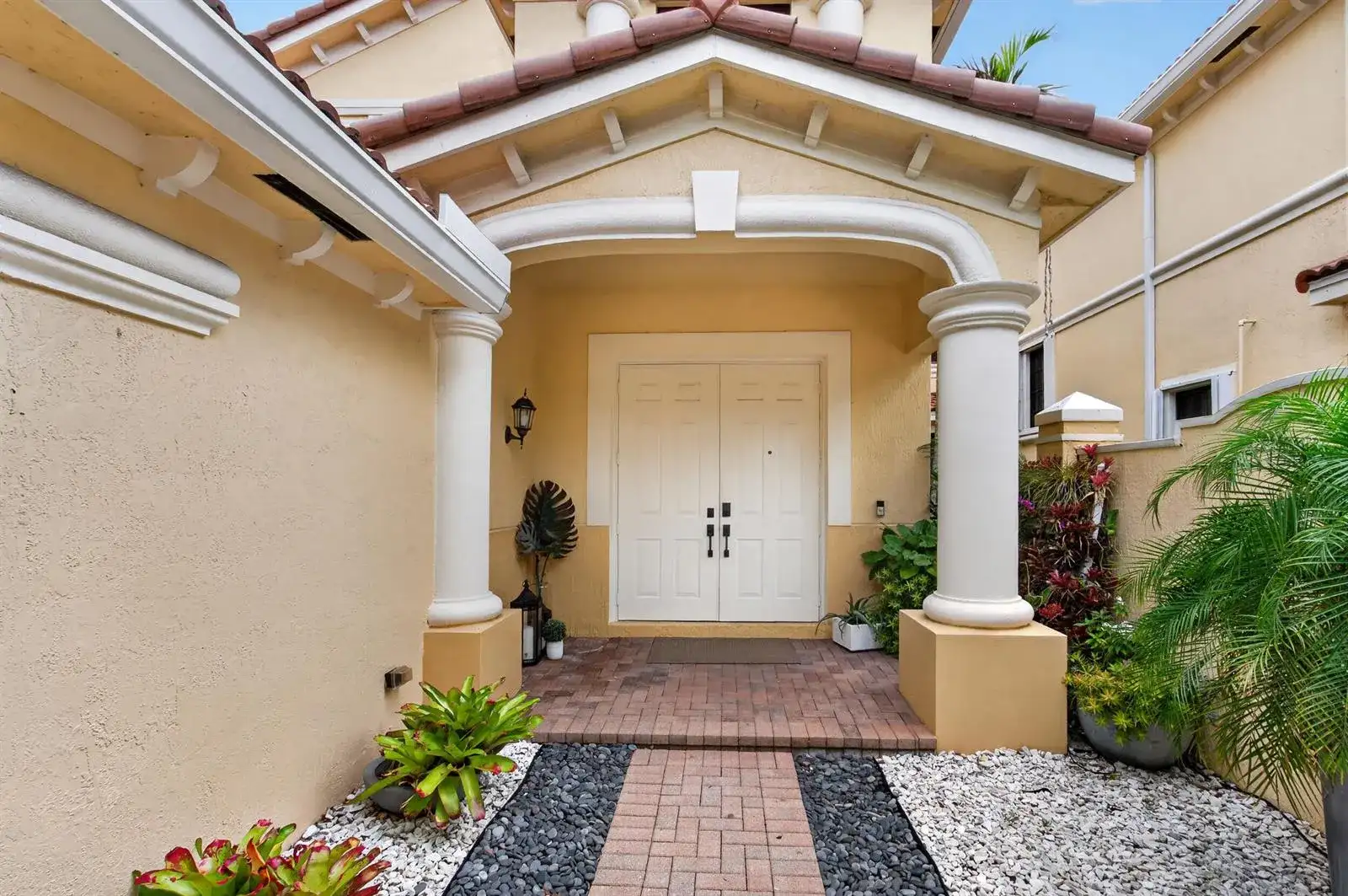1687 Passion Vine Circle # 1687, Weston FL 33326 photo 3