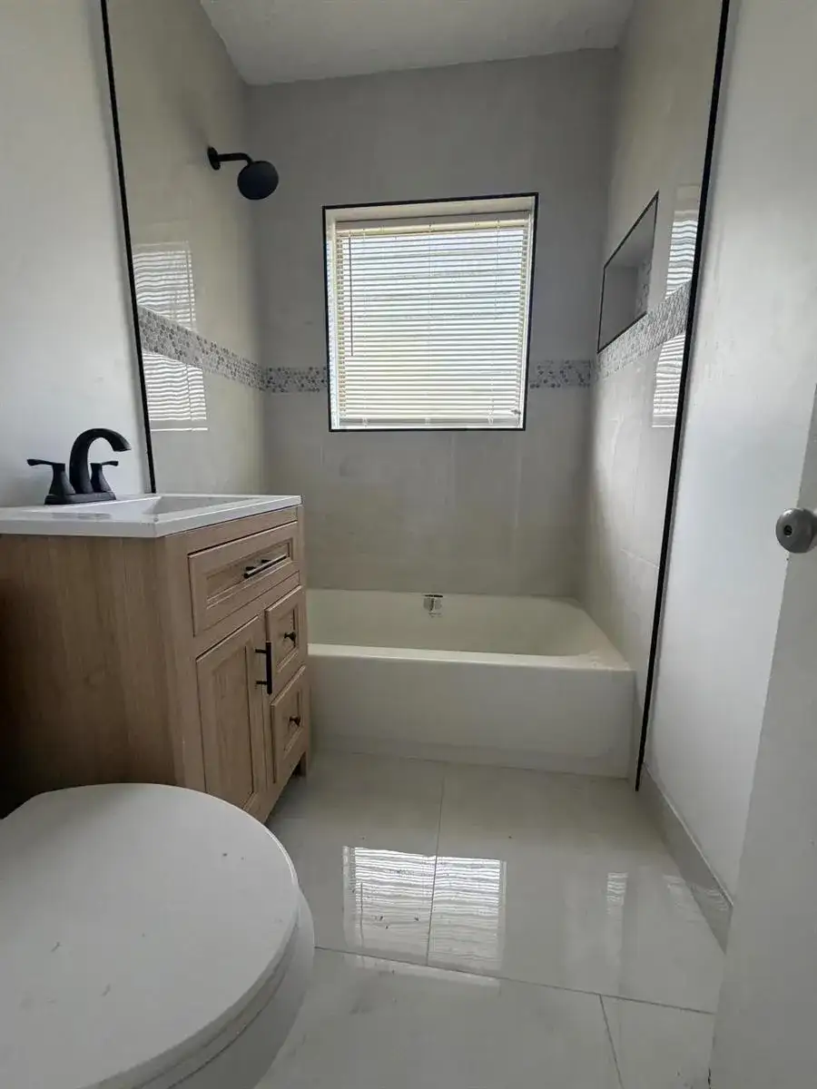 1437 NW 10th Place, Fort Lauderdale FL 33311 photo 5