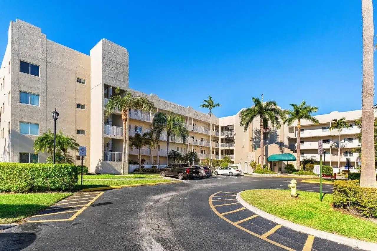 7775 Southampton Terrace # 310, Tamarac FL 33321 photo 3