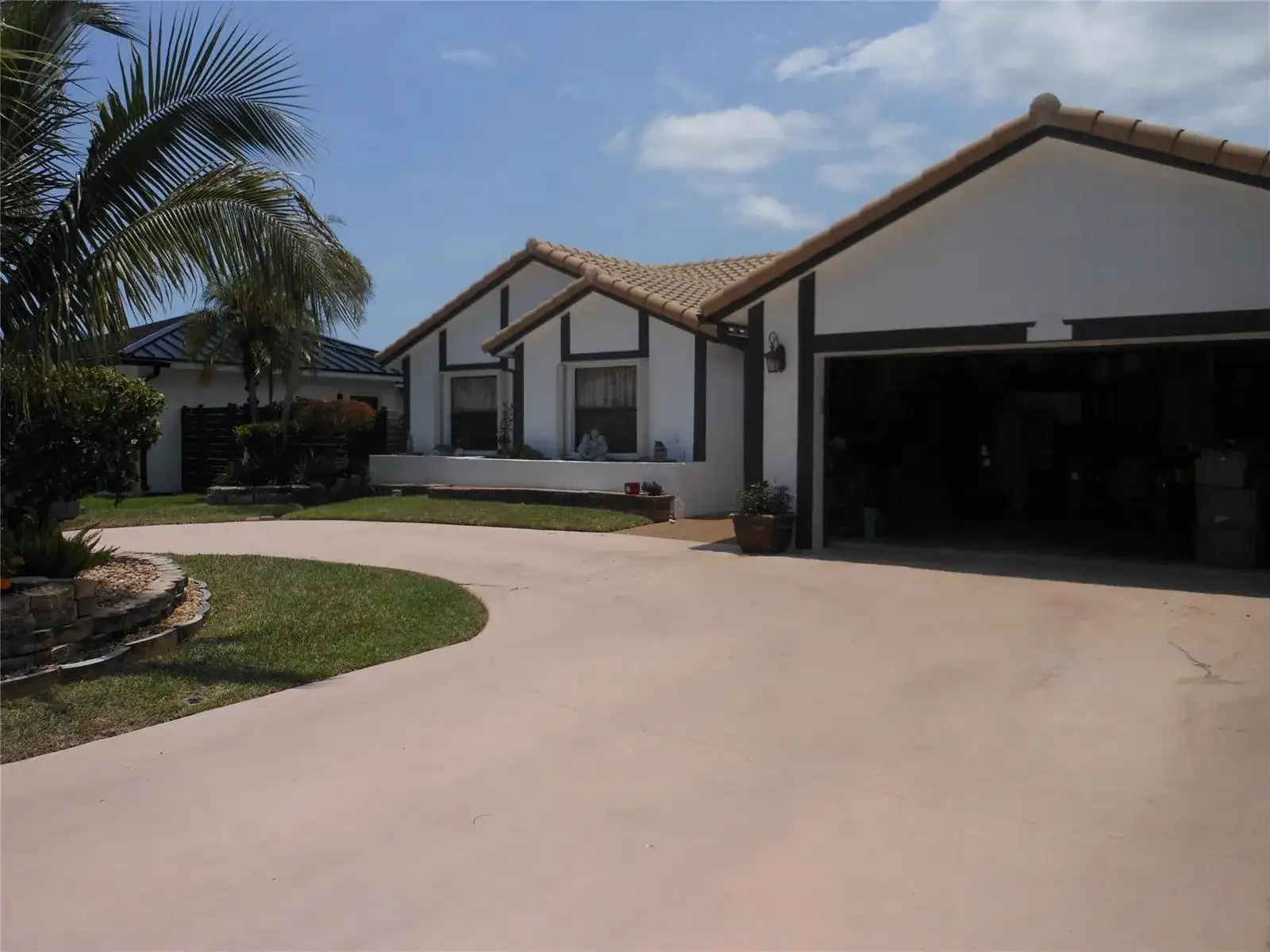 8706 NW 83rd Street, Tamarac FL 33321 photo 2