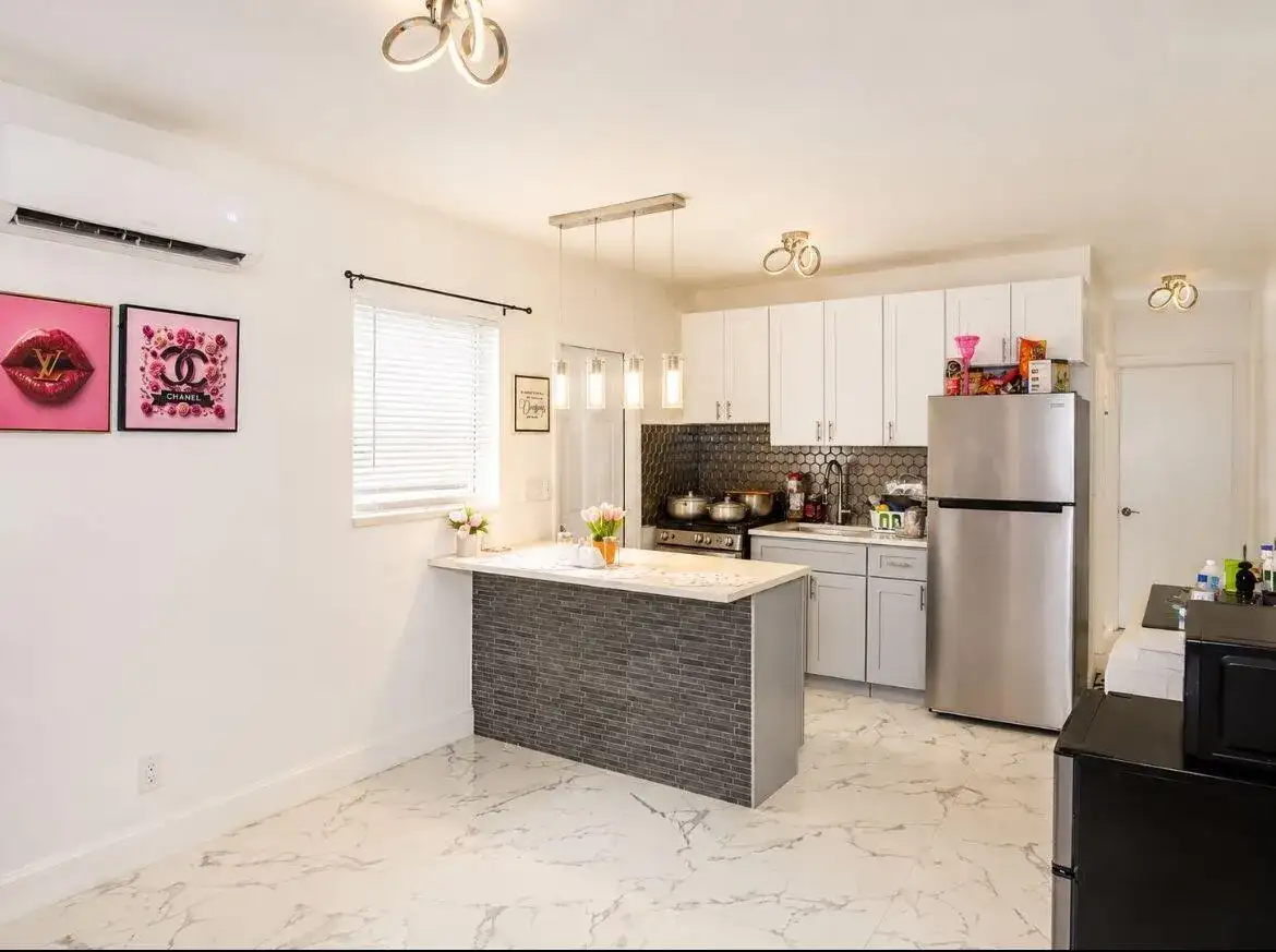 306 NE 6th Street # 4, Hallandale Beach FL 33009 photo 4
