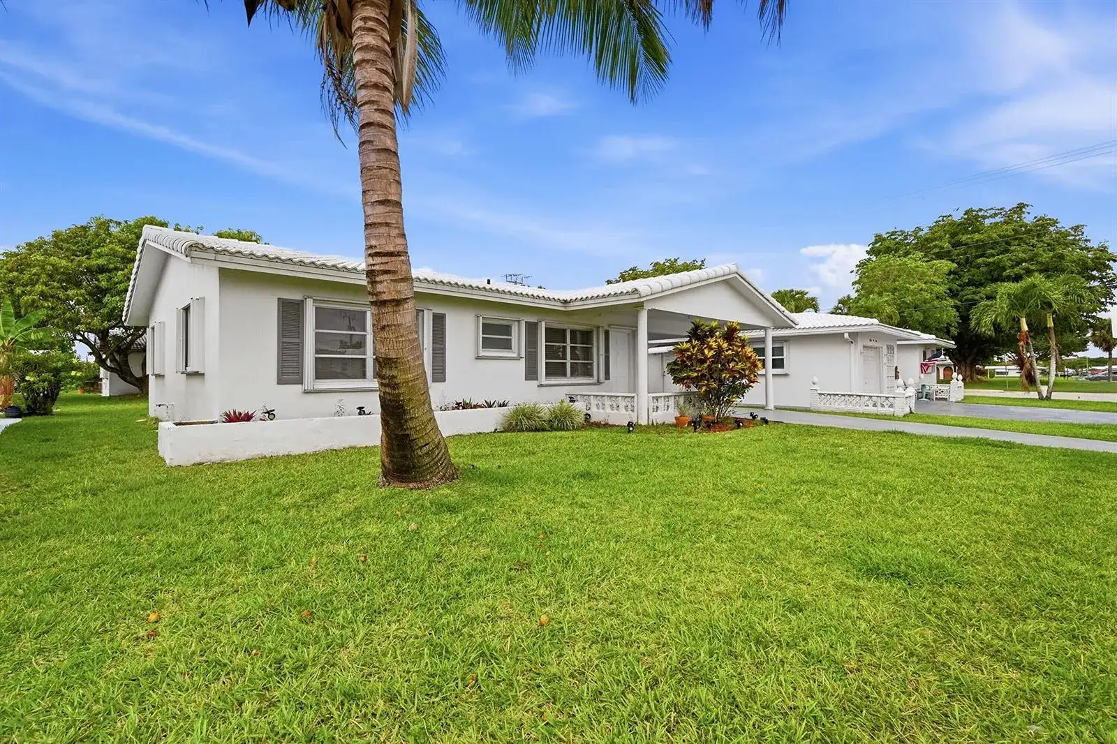 8410 NW 59th Place, Tamarac FL 33321 photo 3