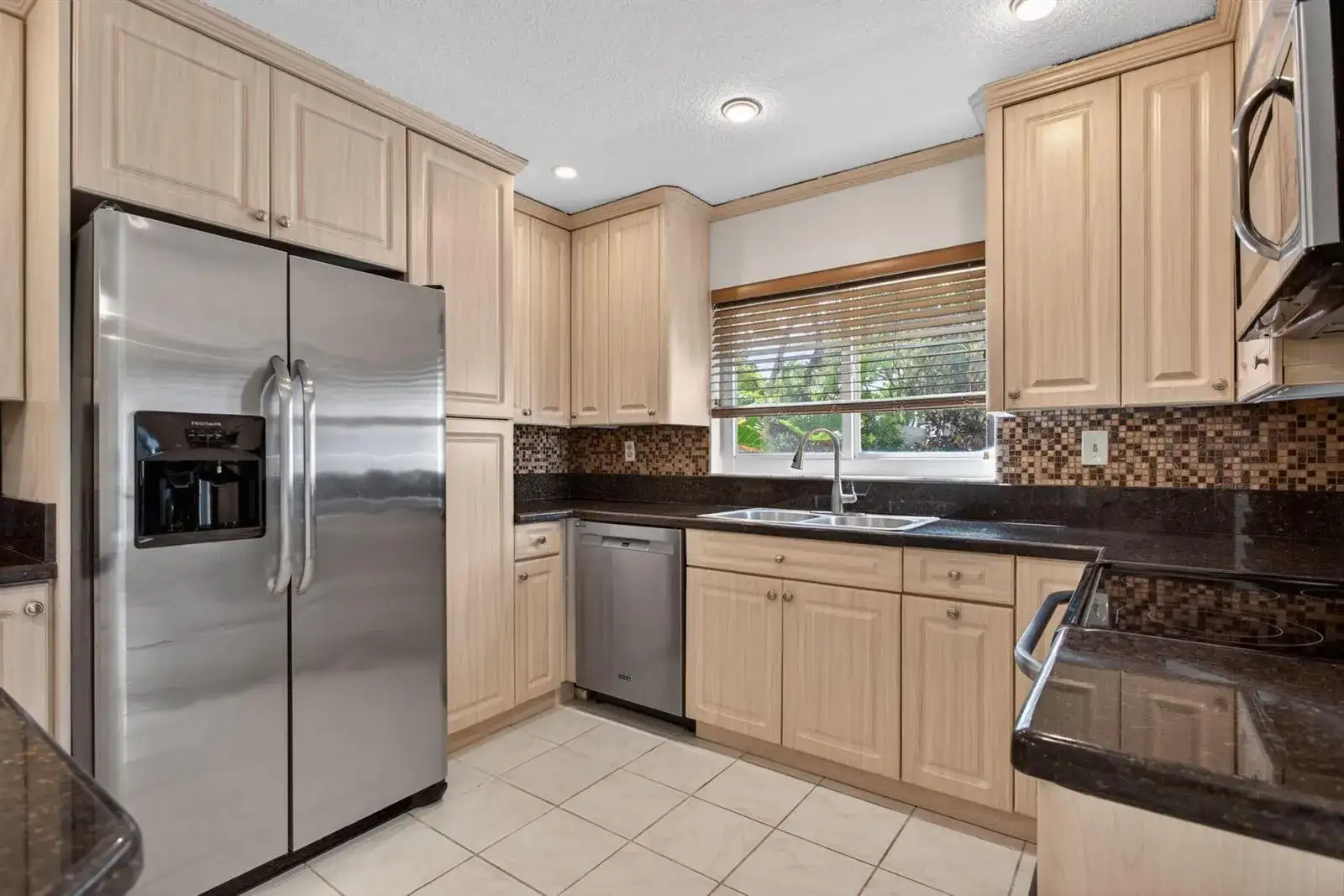 9812 NW 2nd Court, Plantation FL 33324 photo 5