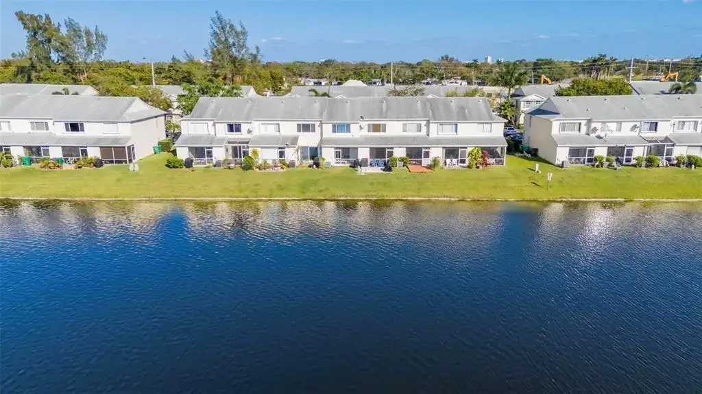 3168 SW 49th Street, Dania Beach FL 33312 photo 4