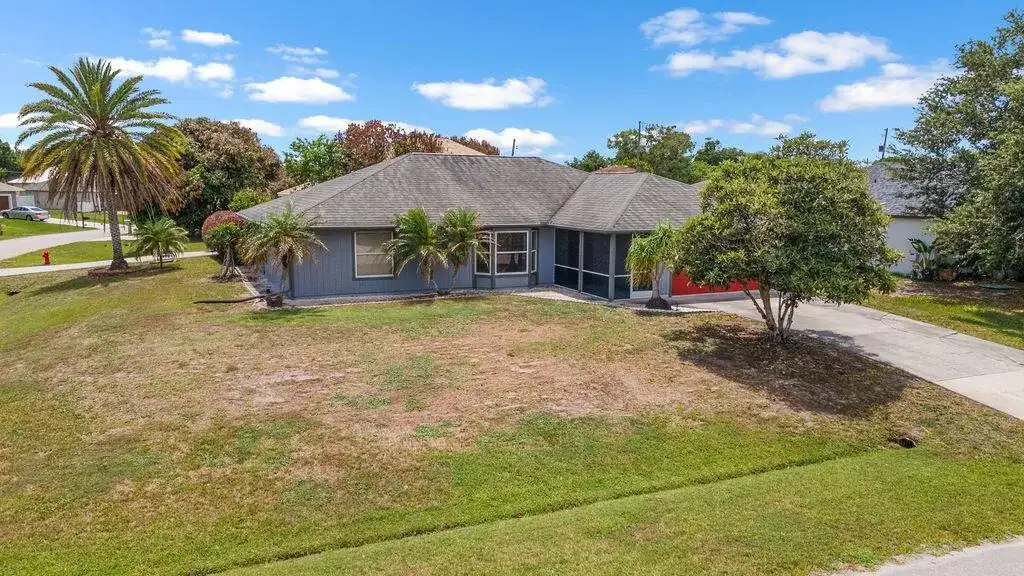 403 SW Cahoon Court, Port St. Lucie FL 34953 photo 3