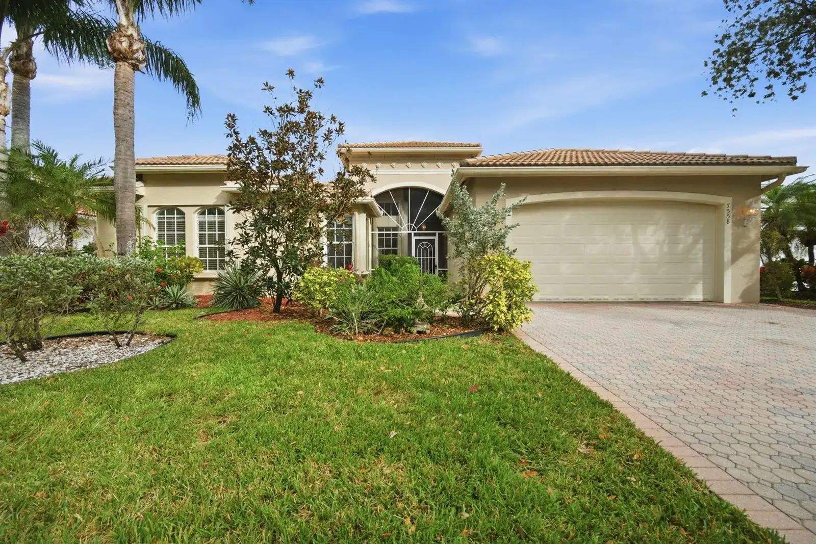 7558 Tarpon Cove Circle, Lake Worth FL 33467 photo 3