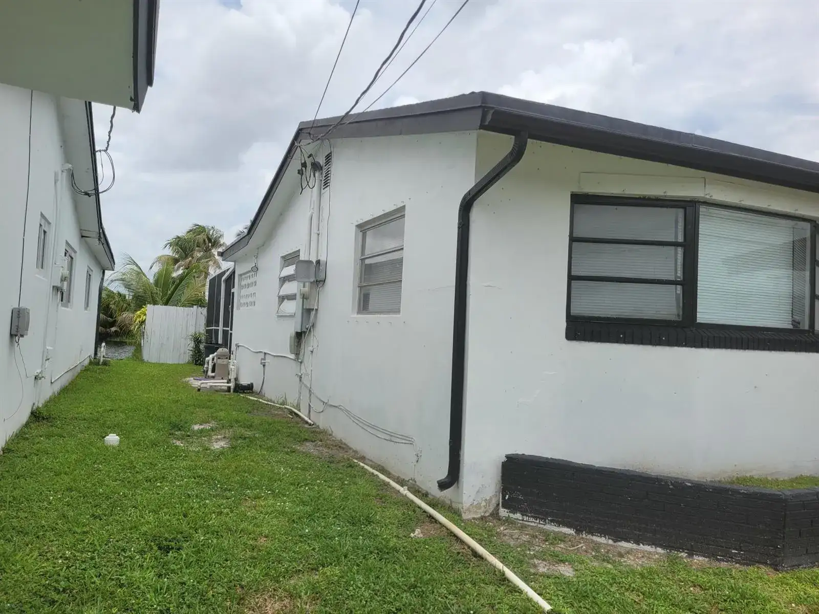 6641 Emerald Lake Drive, Miramar FL 33023 photo 2