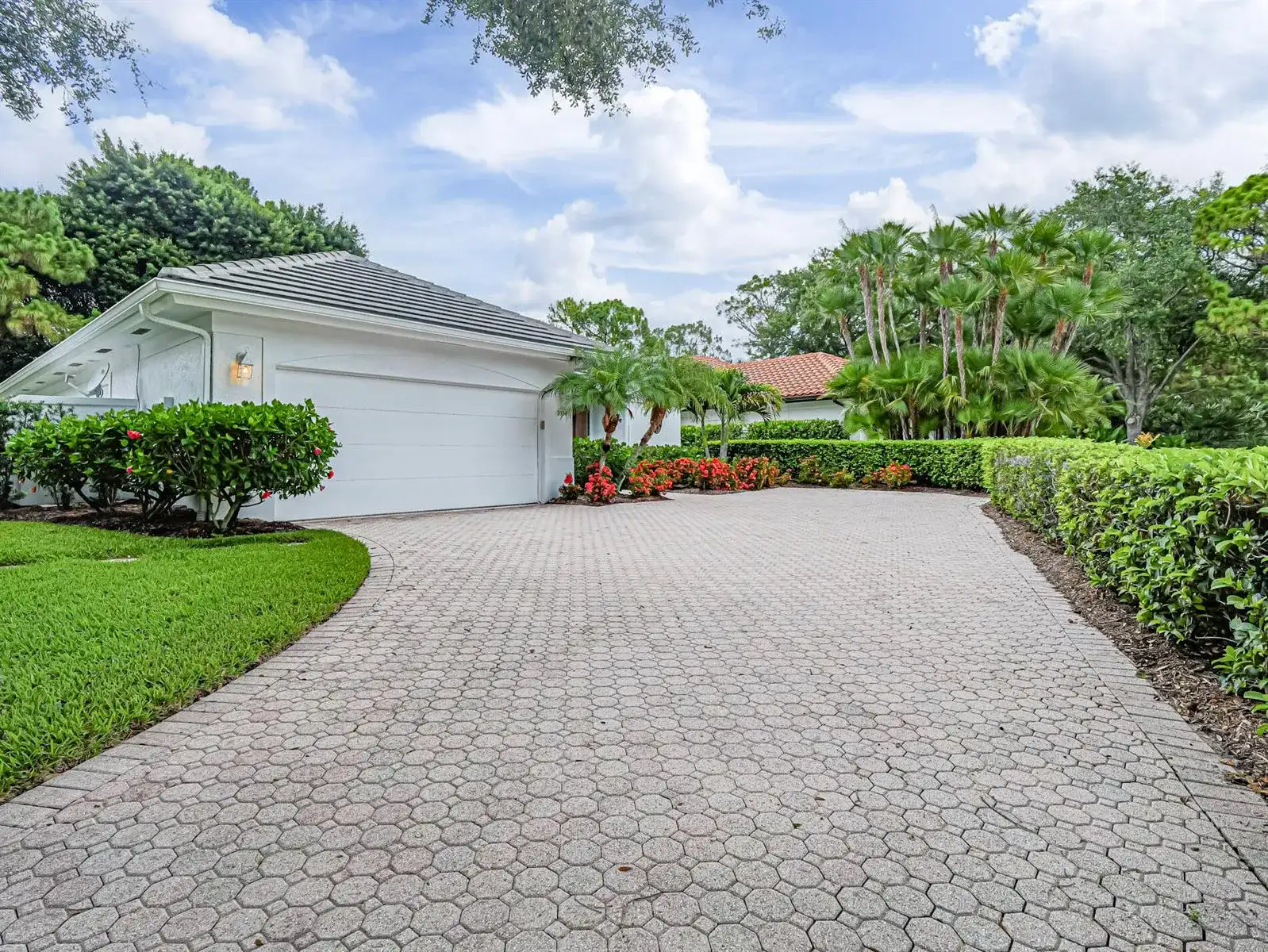 3390 SE Putnam Court, Stuart FL 34997 photo 4