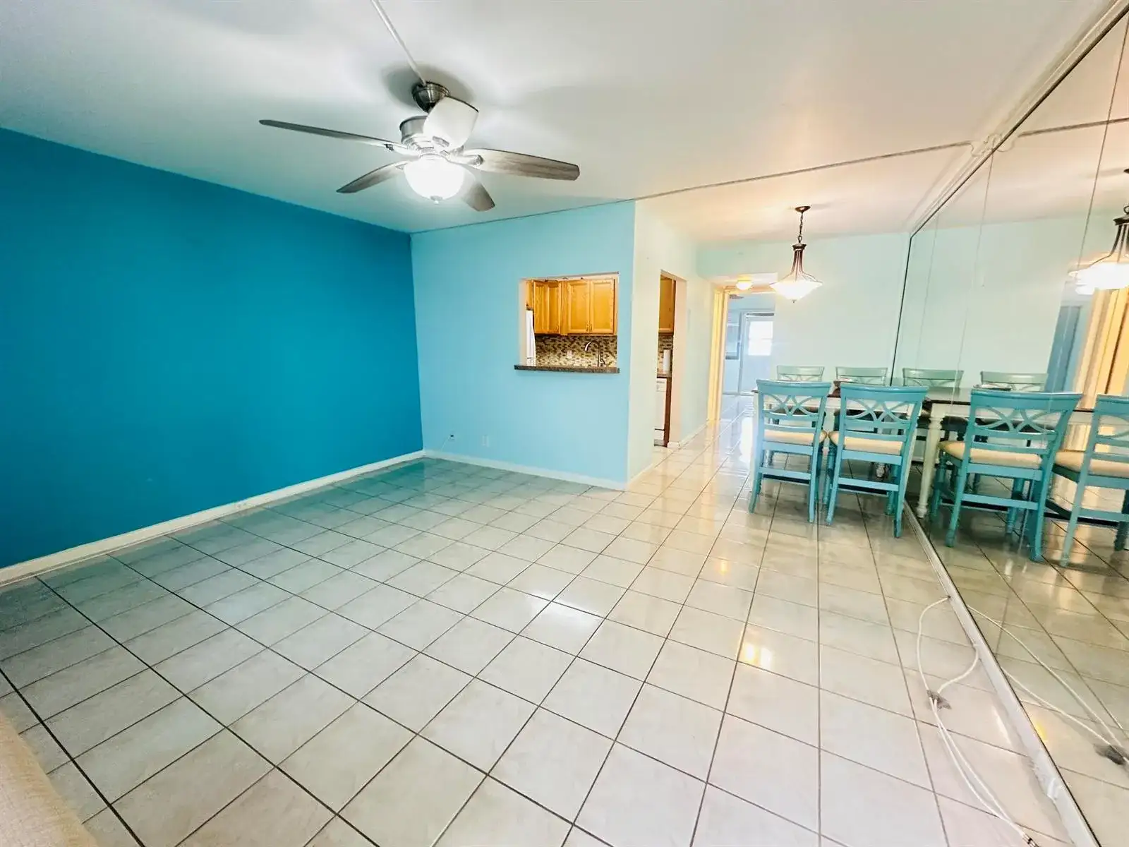 86 Markham E, Deerfield Beach FL 33442 photo 2