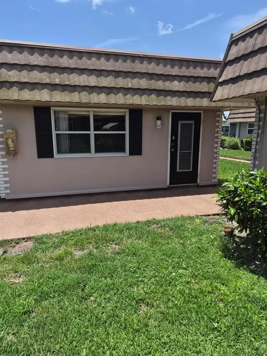318 N Seville N # 318, Delray Beach FL 33446 photo 2