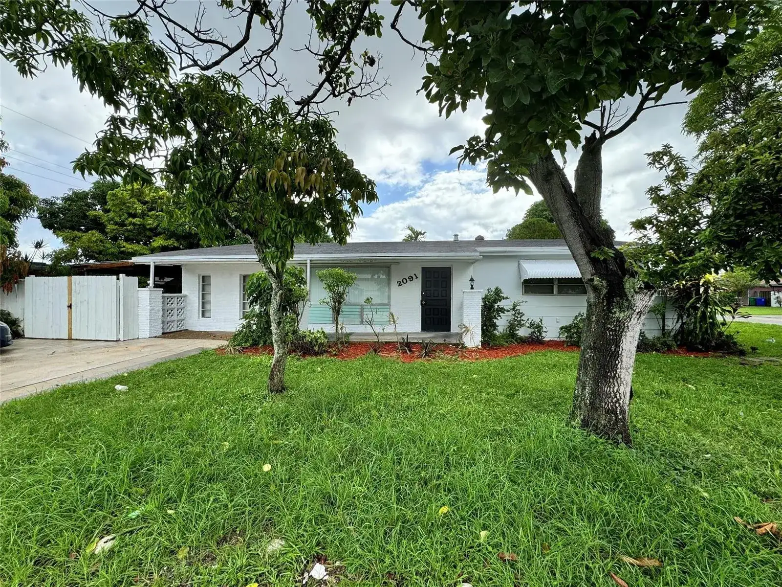 2091 Oleander Drive, Miramar FL 33023 photo 2