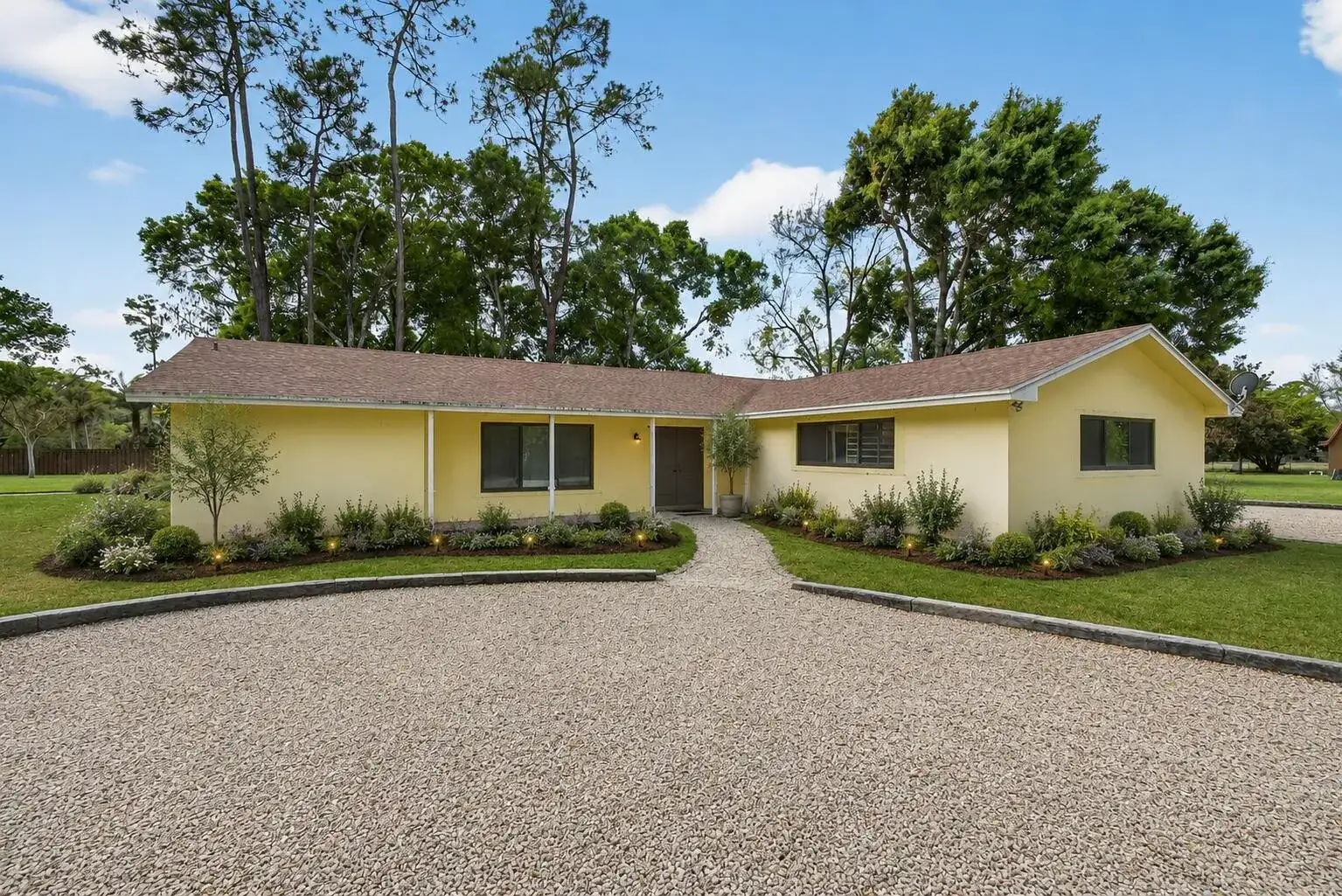 749 W Rambling Drive, Wellington FL 33414 photo 2