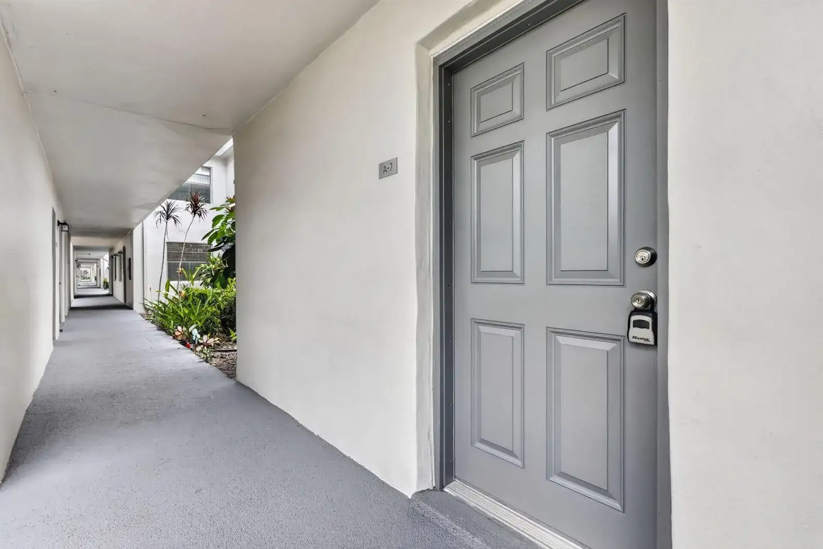 7 Piedmont A, Delray Beach FL 33484 photo 3
