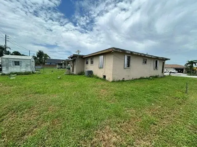 190 SW 6th Avenue, South Bay FL 33493 photo 3