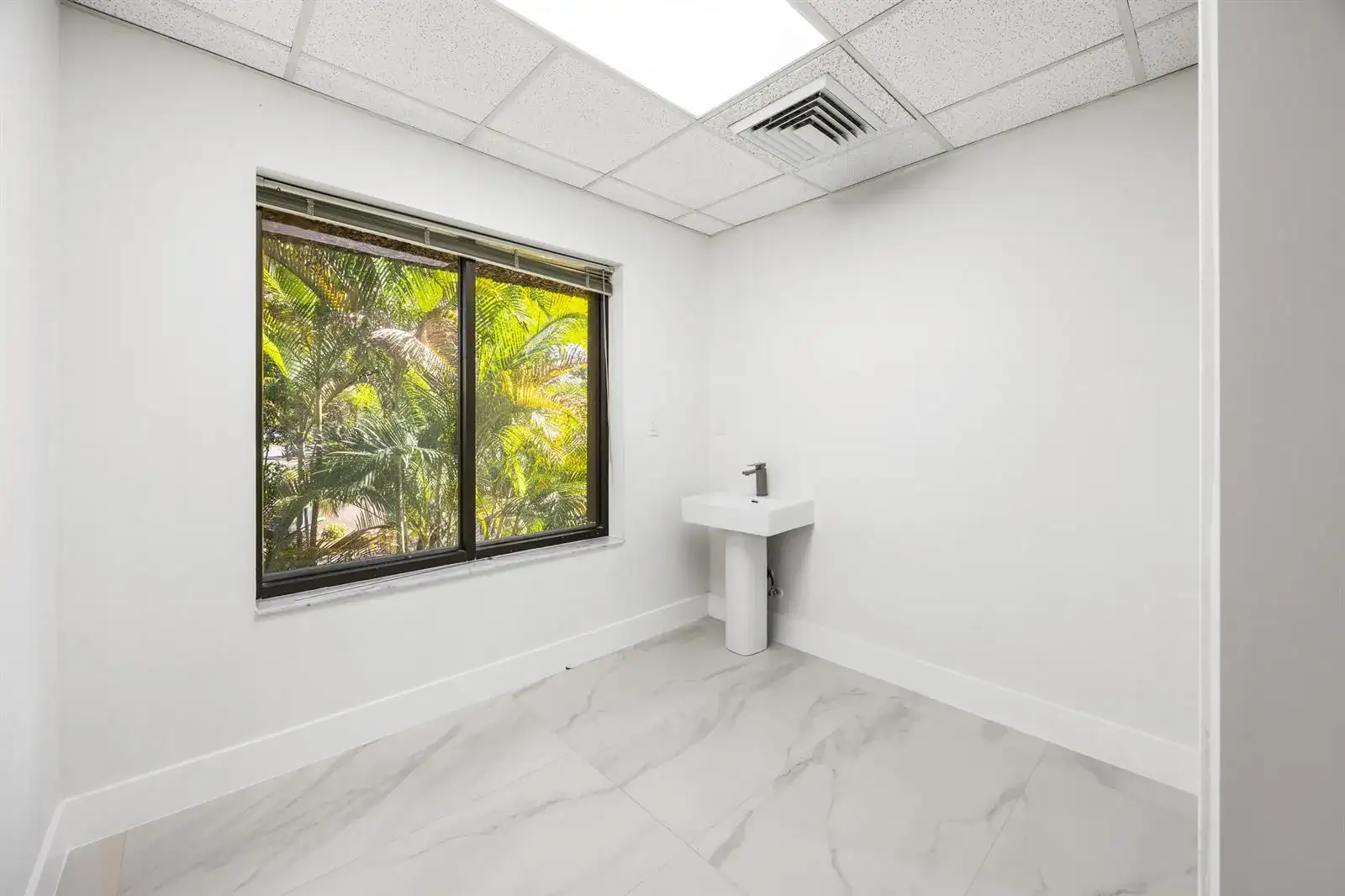 150 NW 70th Avenue # 04, Plantation FL 33317 photo 3