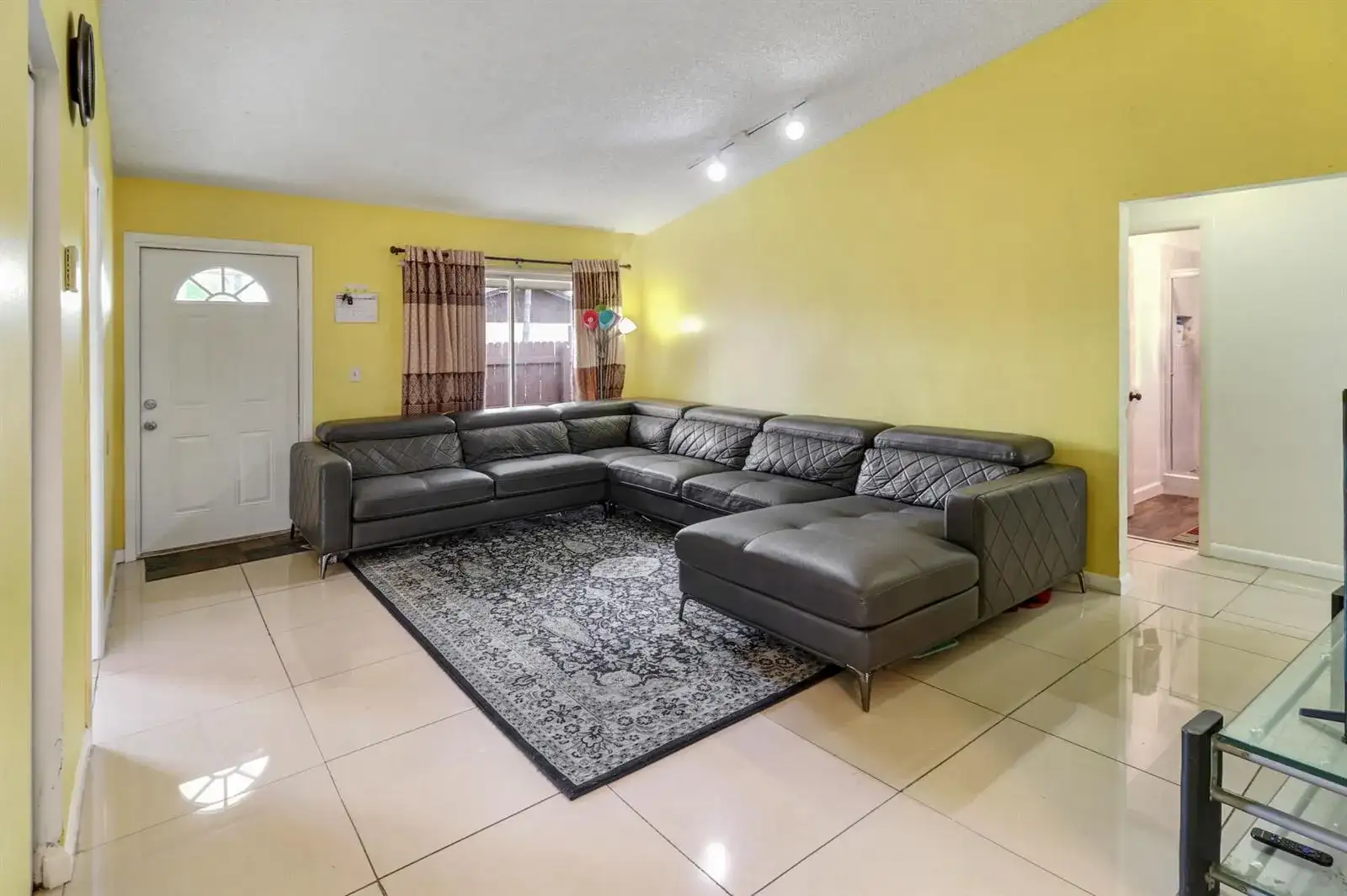 23 Chelsea Lane, Boynton Beach FL 33426 photo 4