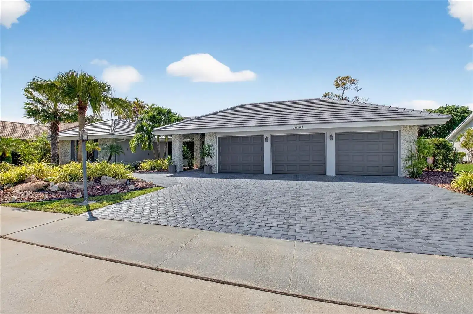 10182 Boca Woods Lane, Boca Raton FL 33428 photo 3