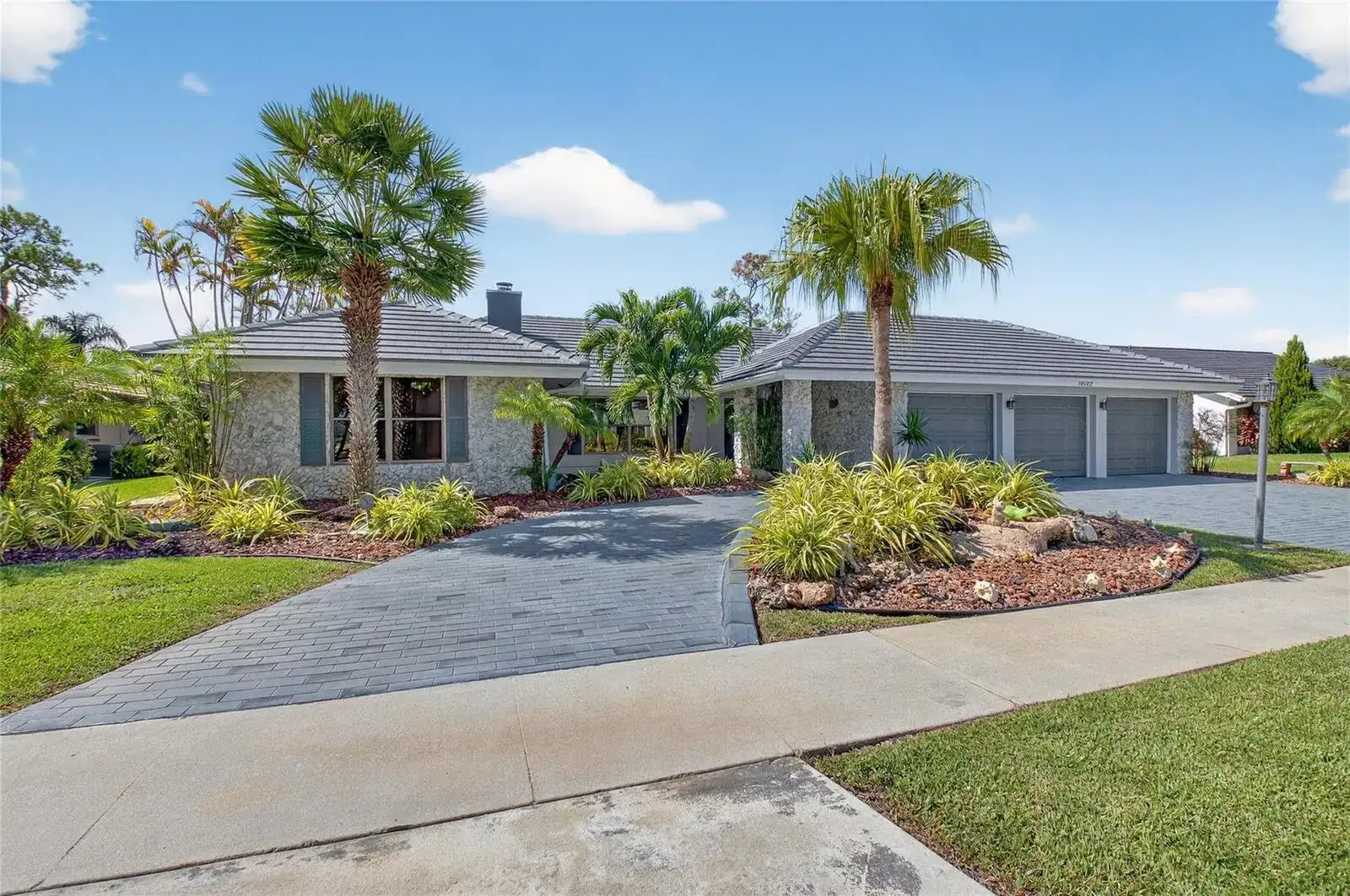10182 Boca Woods Lane, Boca Raton FL 33428 photo 4