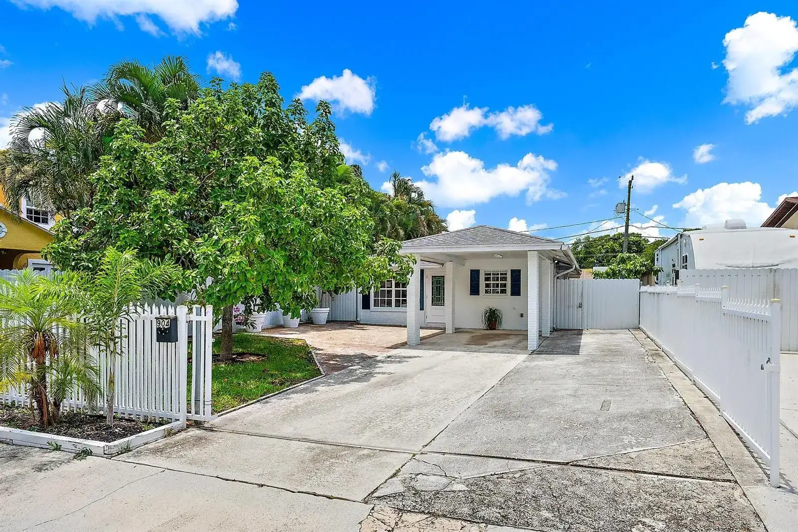 904 Ortega Road, West Palm Beach FL 33405 photo 3