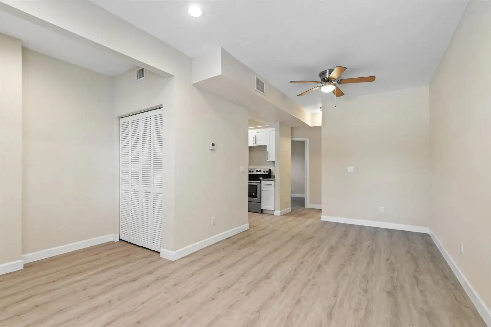 627 Bunker Road, West Palm Beach FL 33405 photo 4