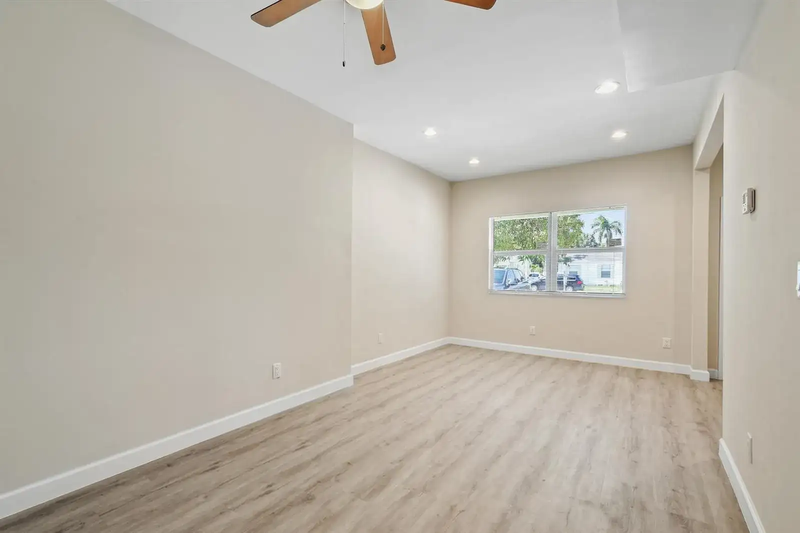 627 Bunker Road, West Palm Beach FL 33405 photo 5
