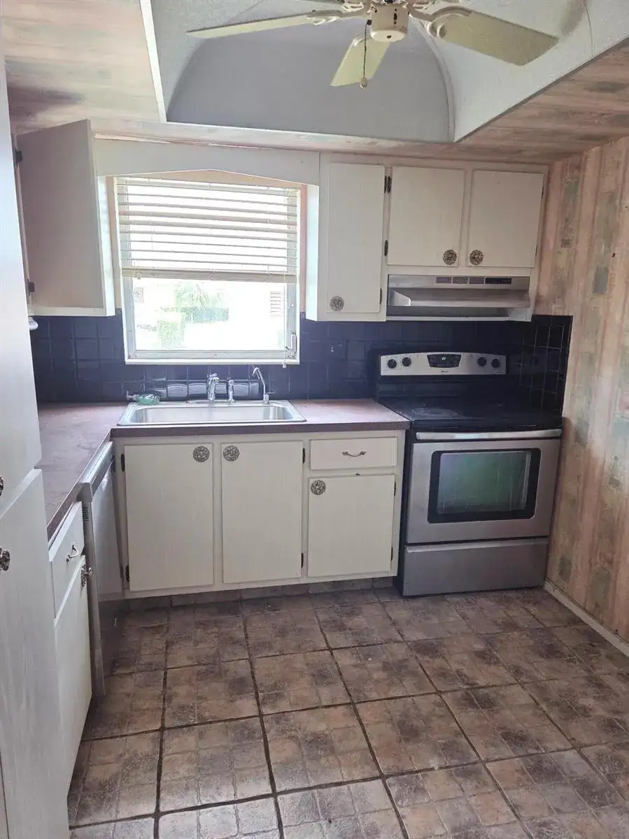 2703 Dudley Drive W, West Palm Beach FL 33415 photo 3