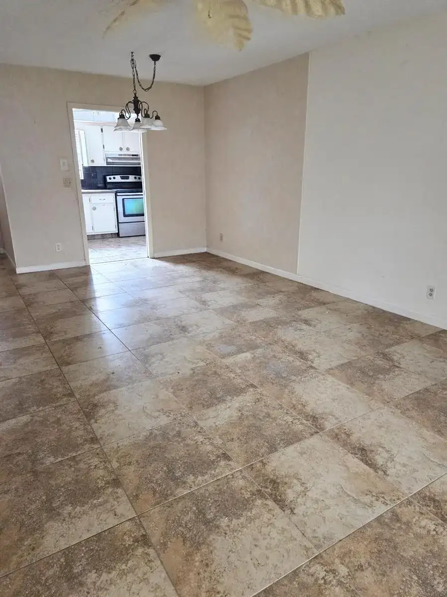 2703 Dudley Drive W, West Palm Beach FL 33415 photo 5