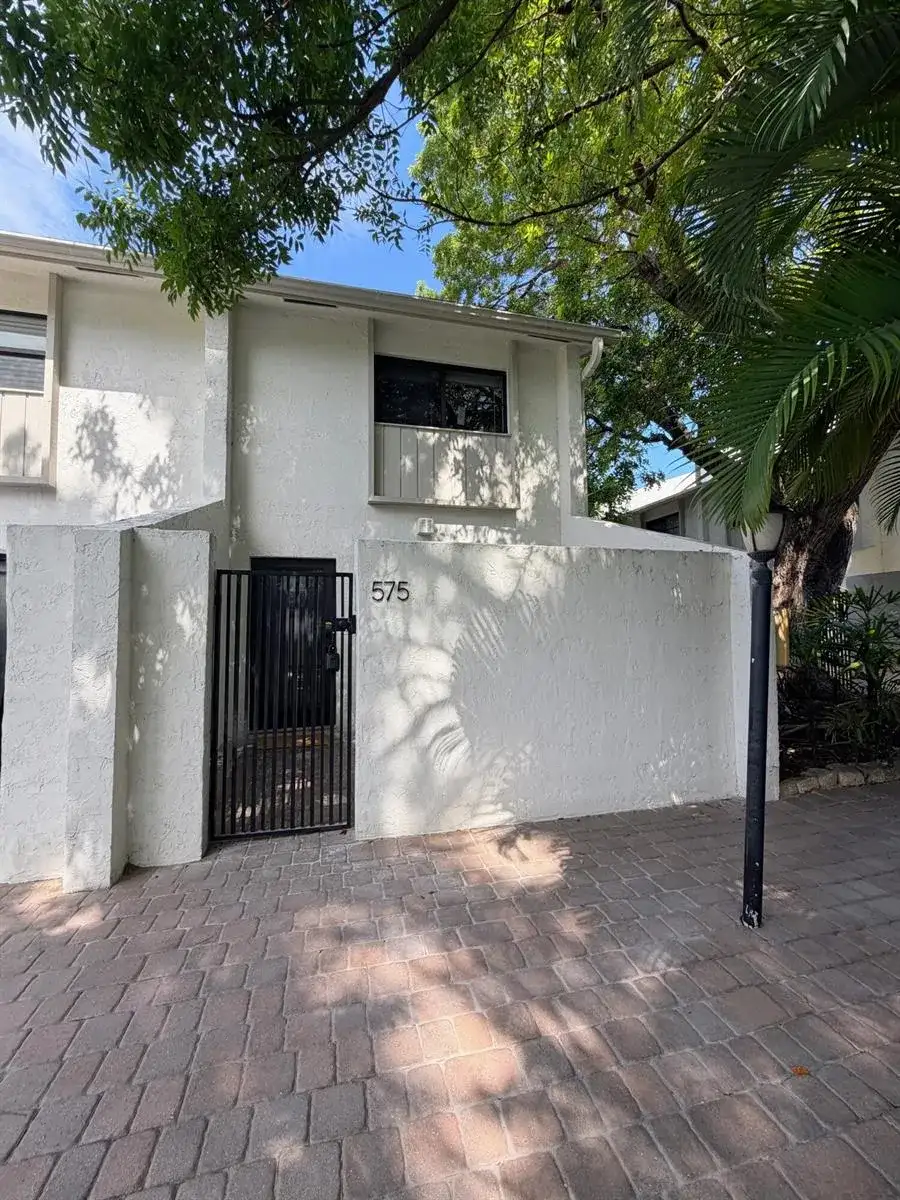 575 NE 7th Avenue # 4b, Fort Lauderdale FL 33301 photo 2
