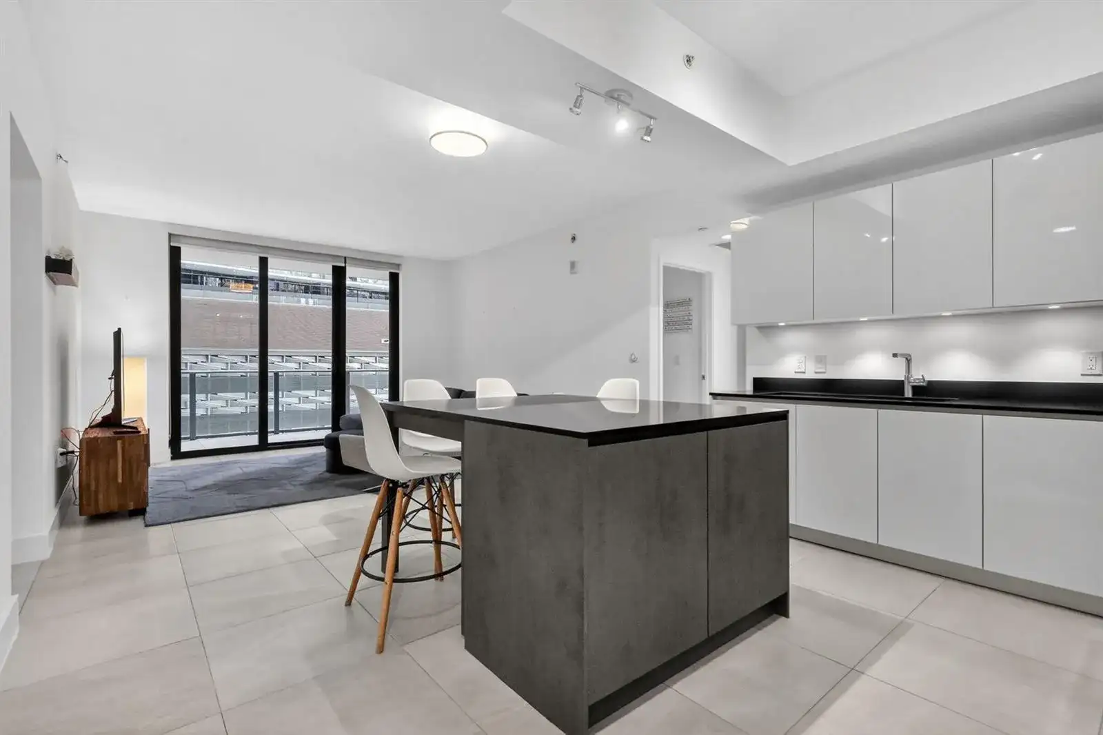 1010 Brickell Avenue # 1607, Miami FL 33131 photo 3