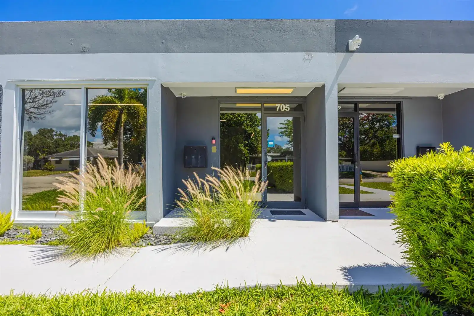 705 Bond Way, Delray Beach FL 33483 photo 2