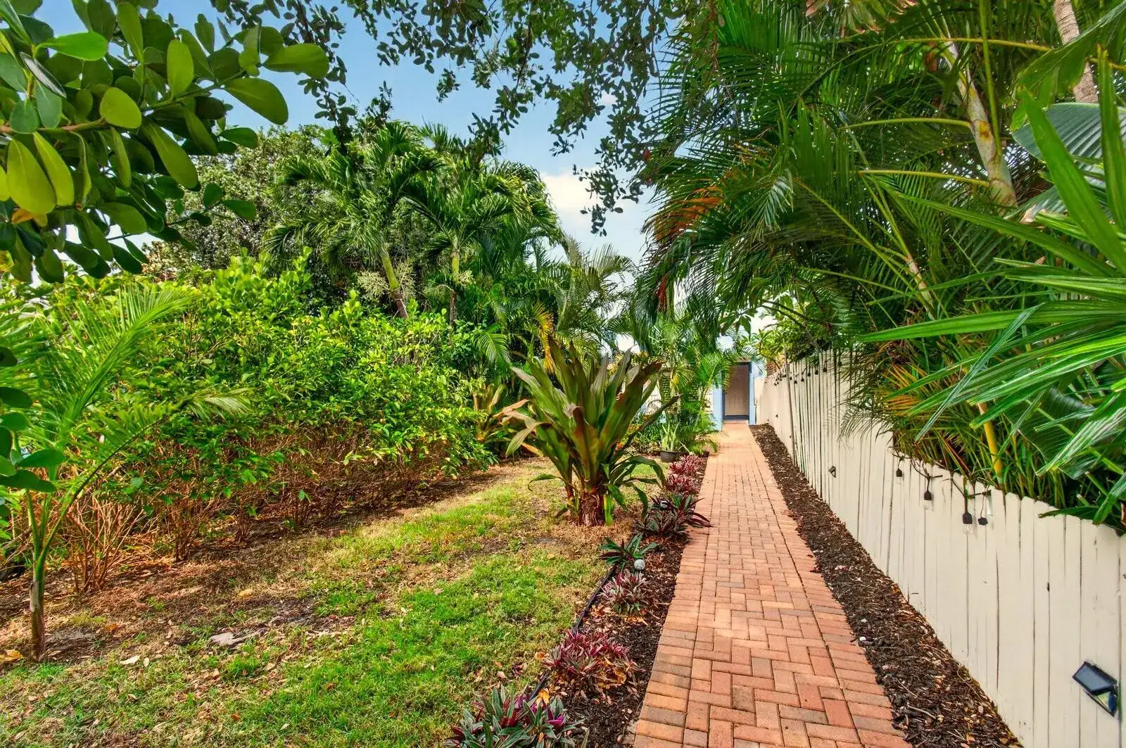 227 N M Street, FL 33460 photo 2