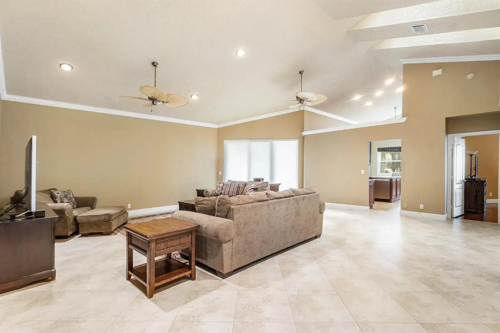 9101 Baybury Lane, West Palm Beach FL 33411 photo 4