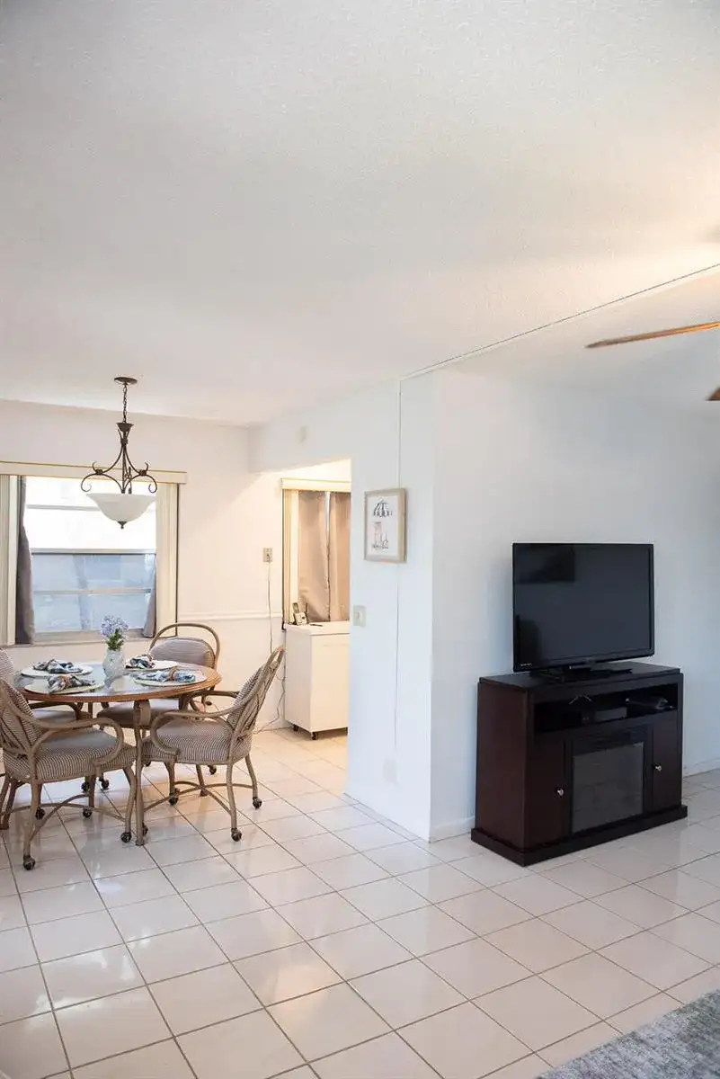 416 Capri I, Delray Beach FL 33484 photo 2