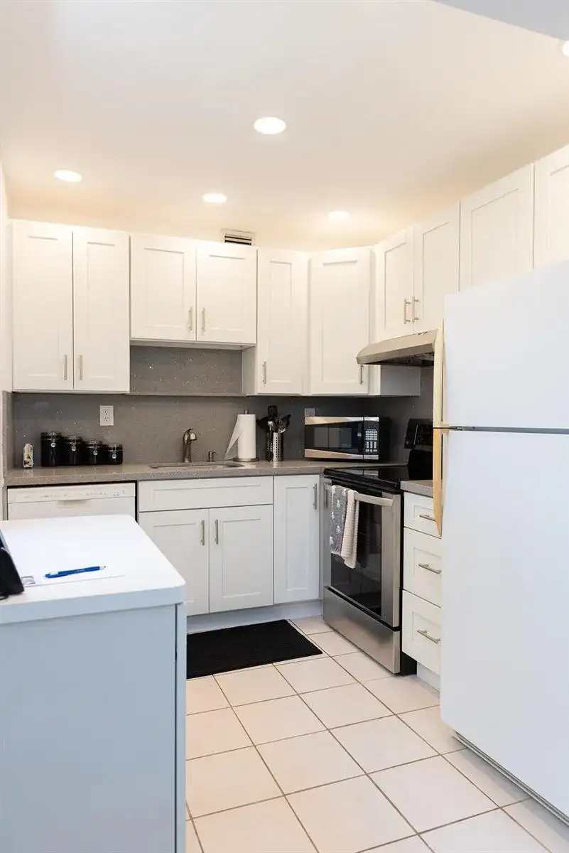 416 Capri I, Delray Beach FL 33484 photo 4
