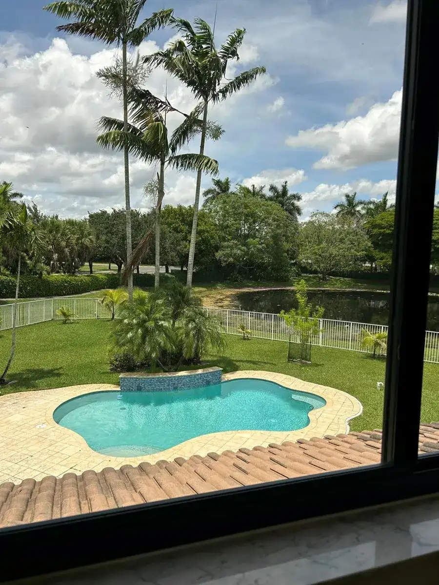 1094 Bluewood Terrace, Weston FL 33327 photo 5