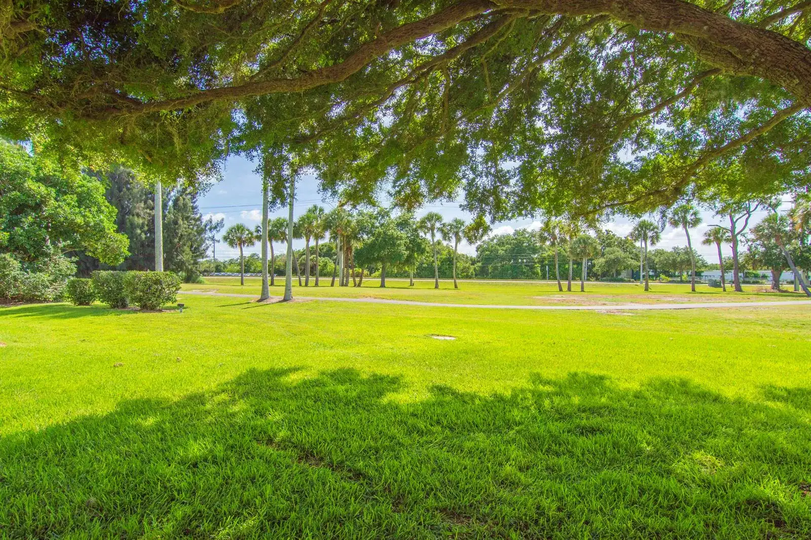 16 Vista Palm Lane # 106, Vero Beach FL 32962 photo 2