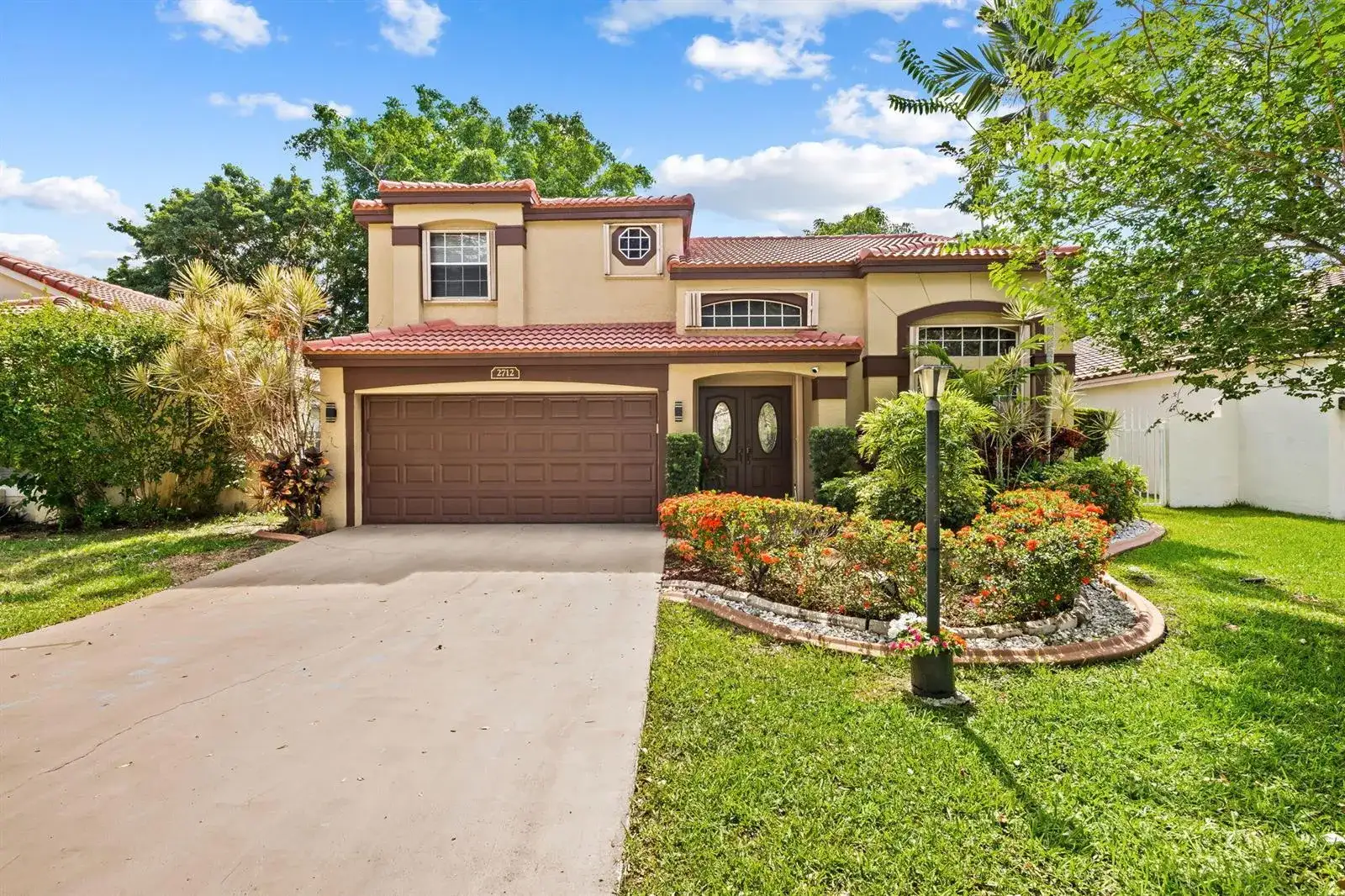 2712 Cayenne Avenue, Cooper City FL 33026 photo 2