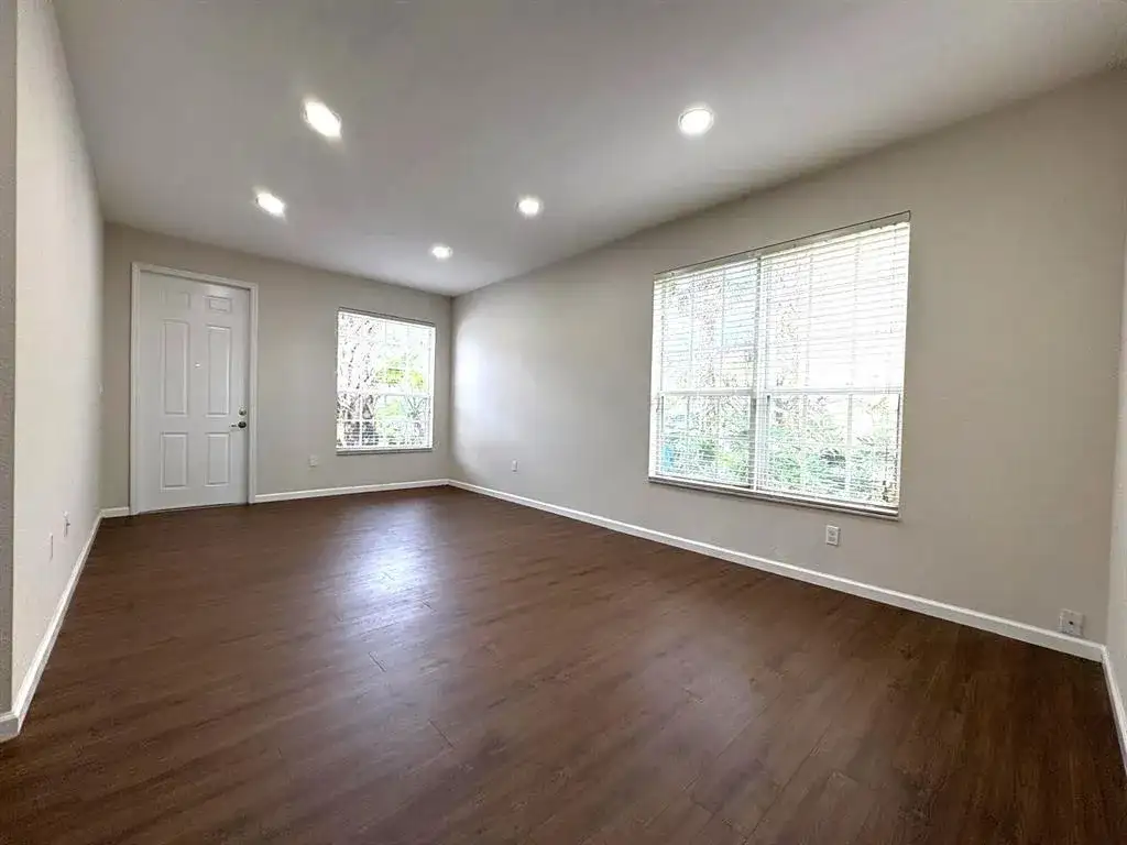 3245 NW 31st Terrace, Oakland Park FL 33309 photo 4