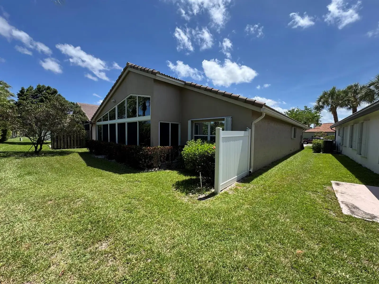 6693 Sun River Road, Boynton Beach FL 33437 photo 3