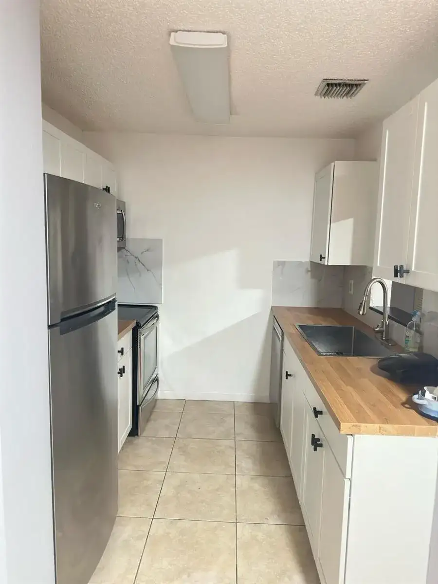 10625 NW 45th St # 25, Coral Springs FL 33065 photo 2