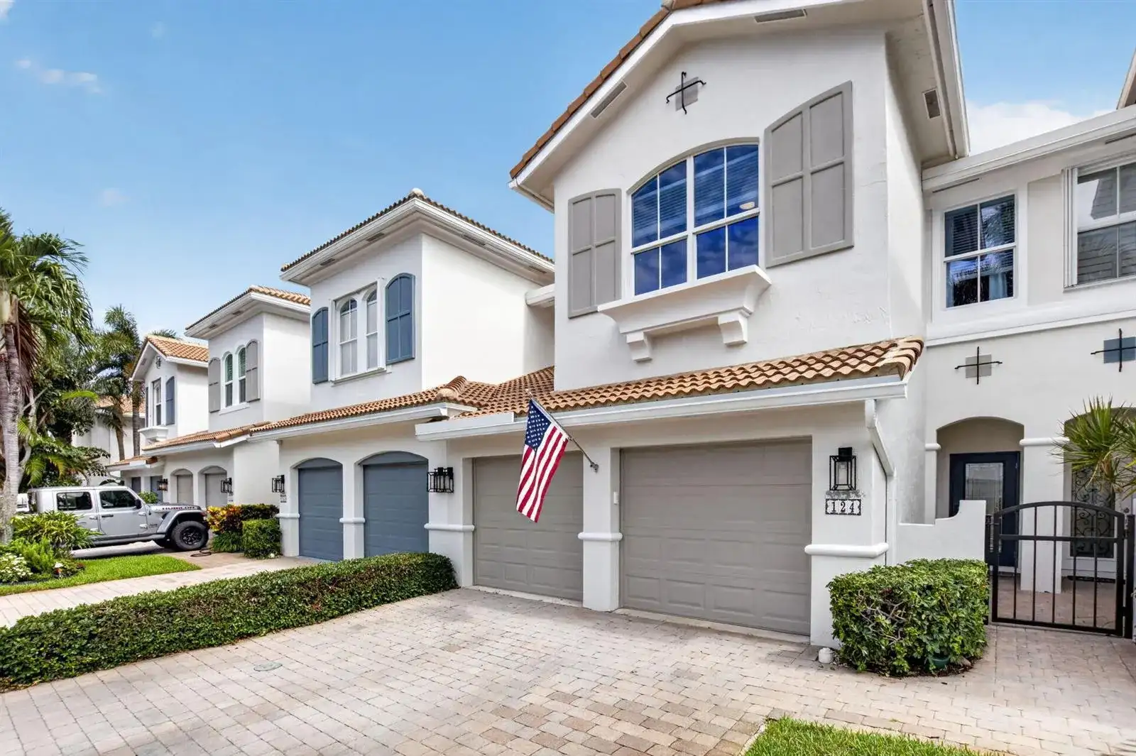 124 Las Brisas Circle, Hypoluxo FL 33462 photo 2