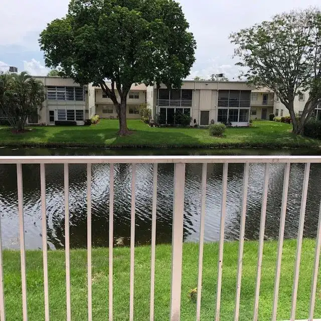 370 Saxony Trail, Delray Beach FL 33446 photo 5