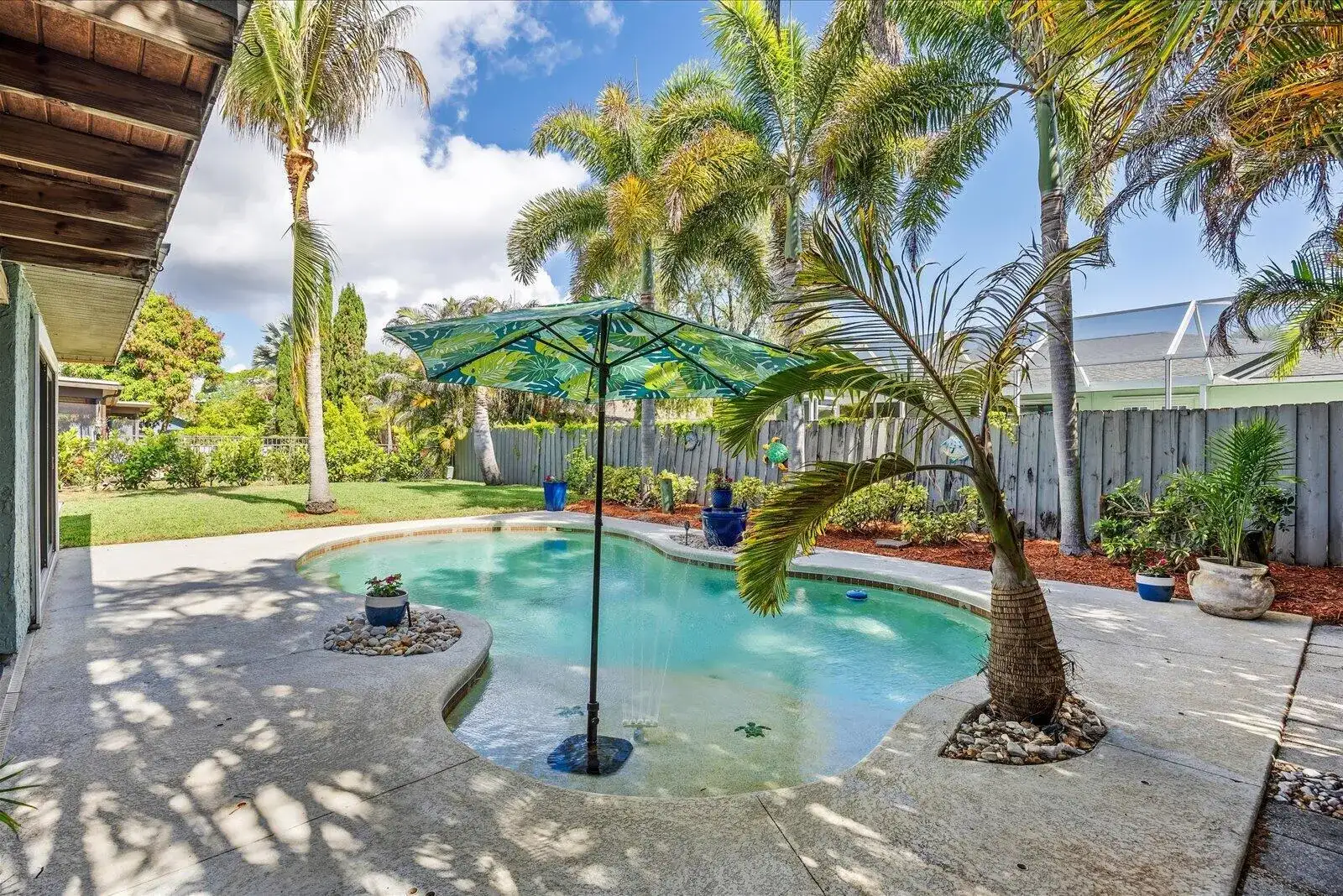 687 NE Maranta Terrado, Jensen Beach FL 34957 photo 2