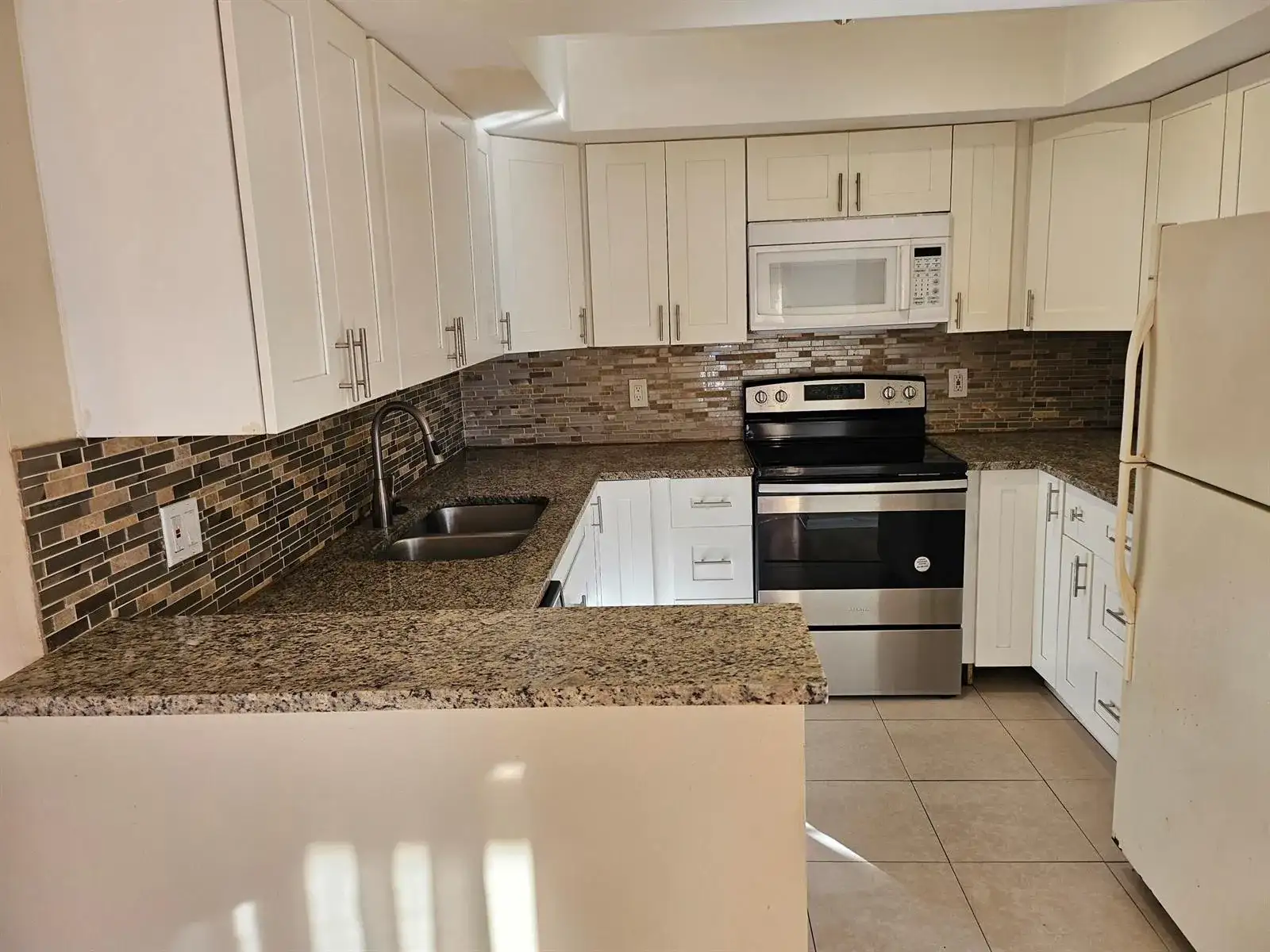 6134 Seven Springs Boulevard # 40d, FL 33463 photo 5