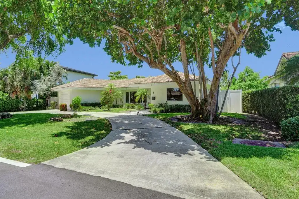5 Gatehouse Road, Sea Ranch Lakes FL 33308 photo 2