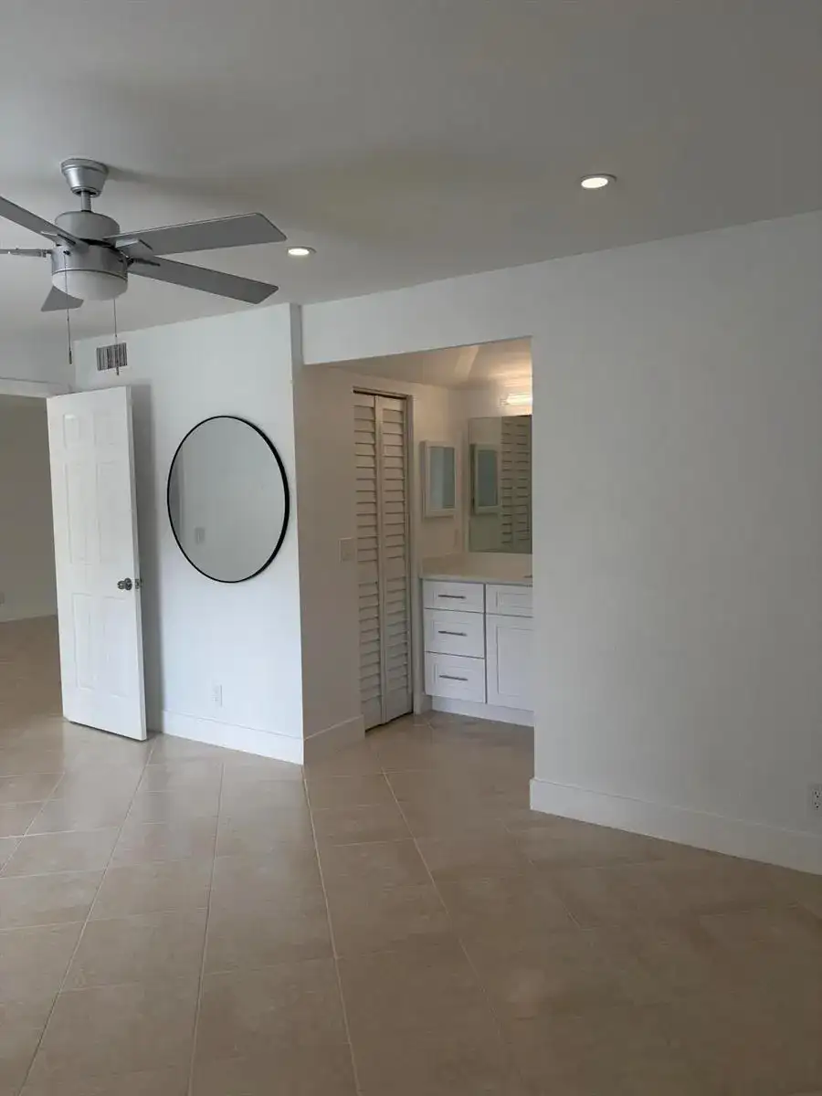 2900 Fiore Way, Delray Beach FL 33445 photo 5